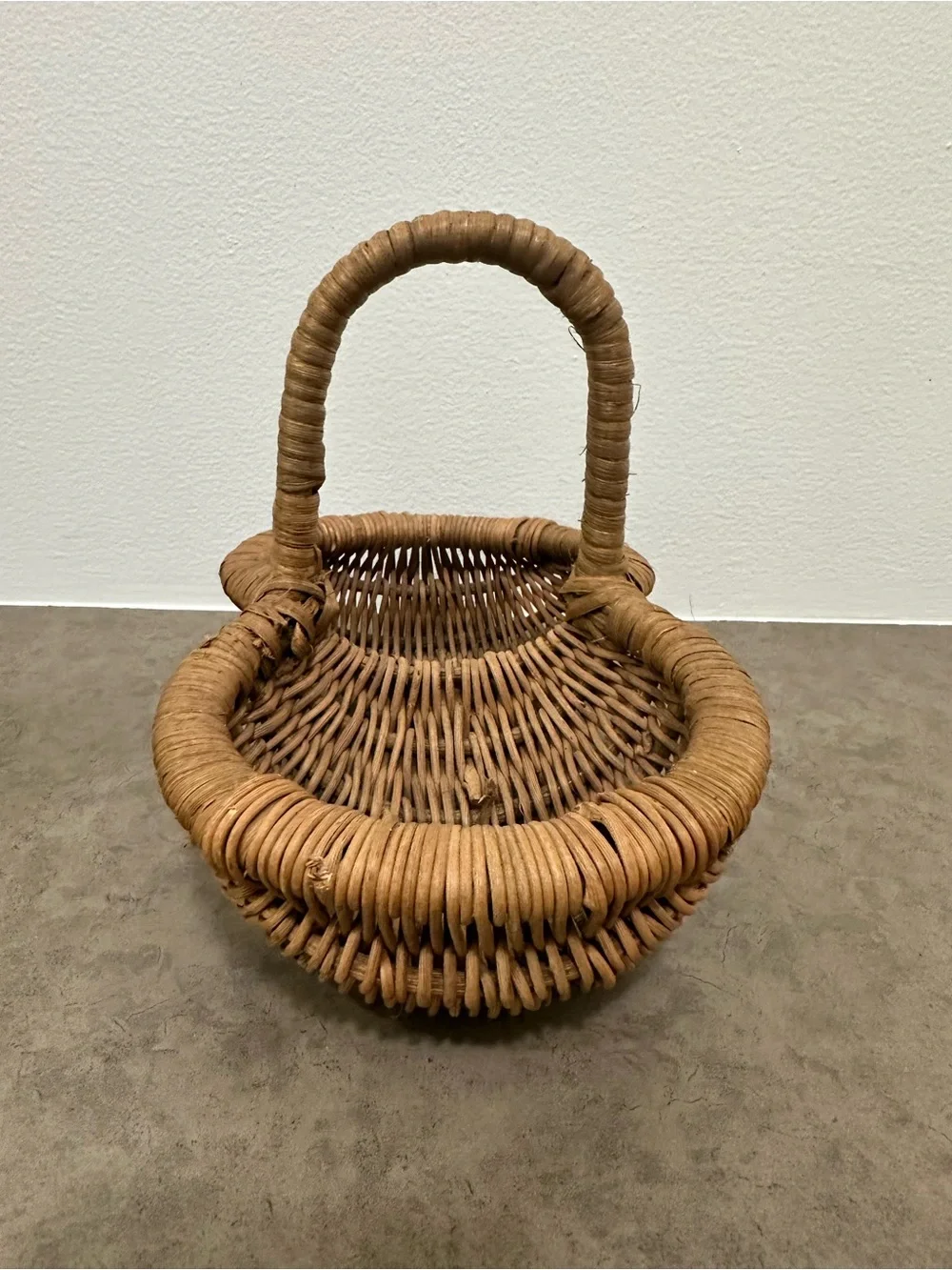 Vintage Woven Grape Egg Gathering Double-Compartment Basket Handle Natural Brown